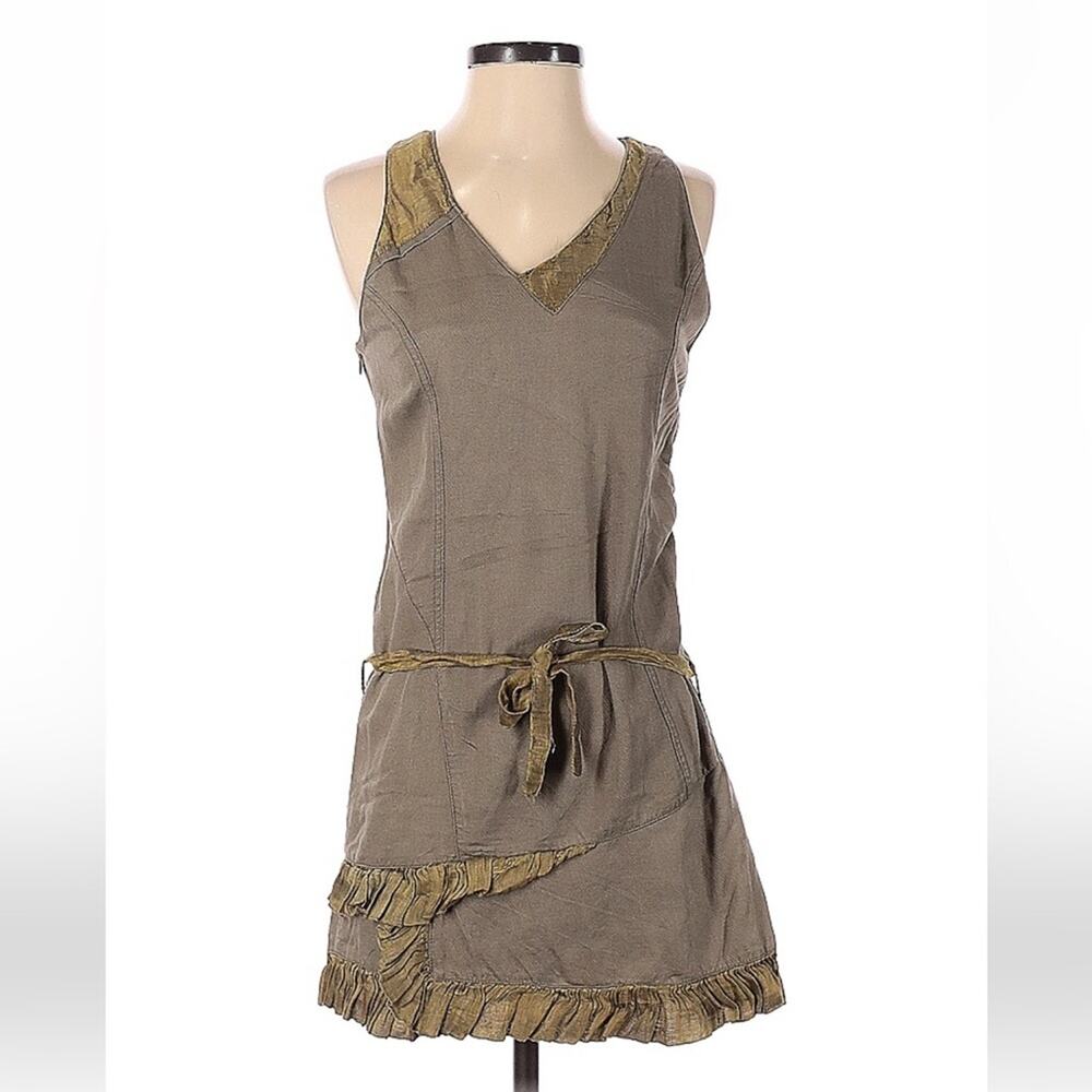 Aromythic‎ Clothing boutique crocodile green ruffle accent dress, size small